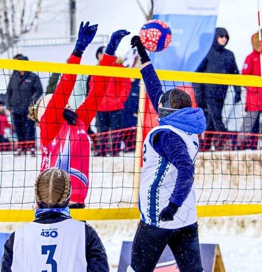 Фото Всероссийские соревнования по волейболу на снегу в Салехарде